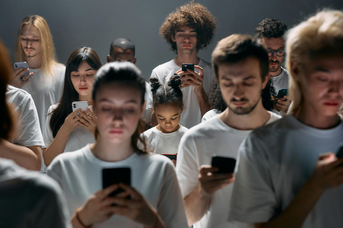 Phone Addiction Crisis 2025: How to Protect Your Mental Health in a Hyperconnected World