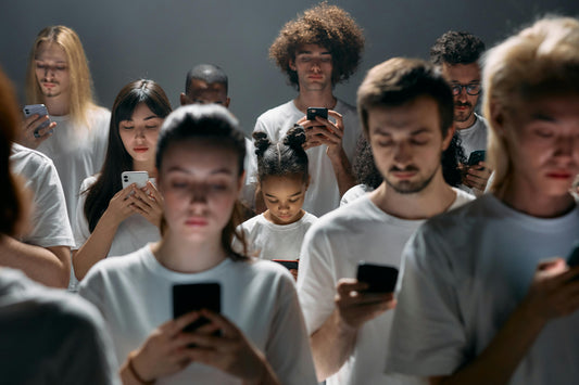 Phone Addiction Crisis 2025: How to Protect Your Mental Health in a Hyperconnected World
