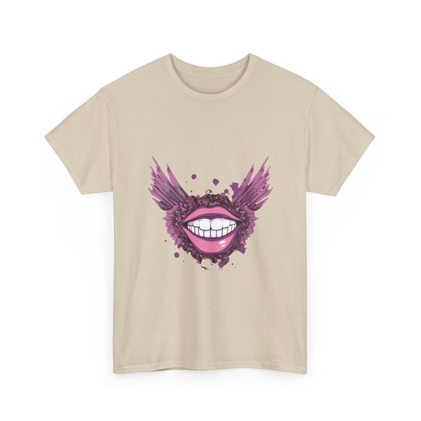 Smiling Lips Tee – Add a Touch of Playful Charm to Your Wardrobe!